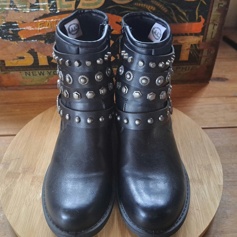 Italina by Summer Rio Stud Rio Motorcycle Ankle Boots EU 39 Womens 8-8.5 Black - Picture 2 of 15